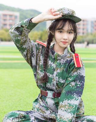 《浴室吃奶》在线播放！《年轻的女教师》6 你看过吗？